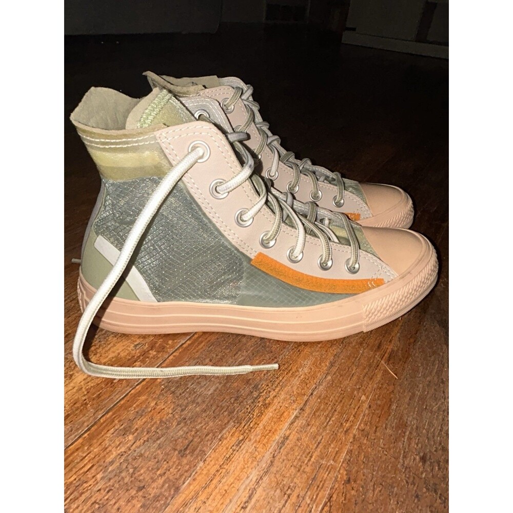 Size 7 - Beige Converse Chuck Taylor All Star High Translucent Emerald 2019